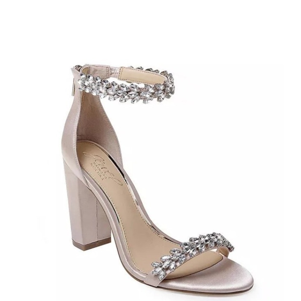 NIB Jewel Badgley Mischka Mayra Block Heel Evening Sandals 8 Champagne color